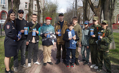Воспитанникам оборонно-спортивного клуба в Видном рассказали, как стать полицейскими 