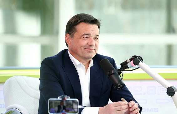 Губернатор Московской области Андрей Воробьев в интервью на радио Sputnik рассказал о том, как можно провести лето в Подмосковье