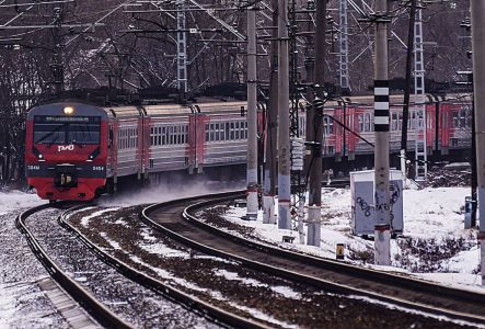 Жителям Ленинского округа напомнили о правилах поведения безопасного поведения на железной дороге