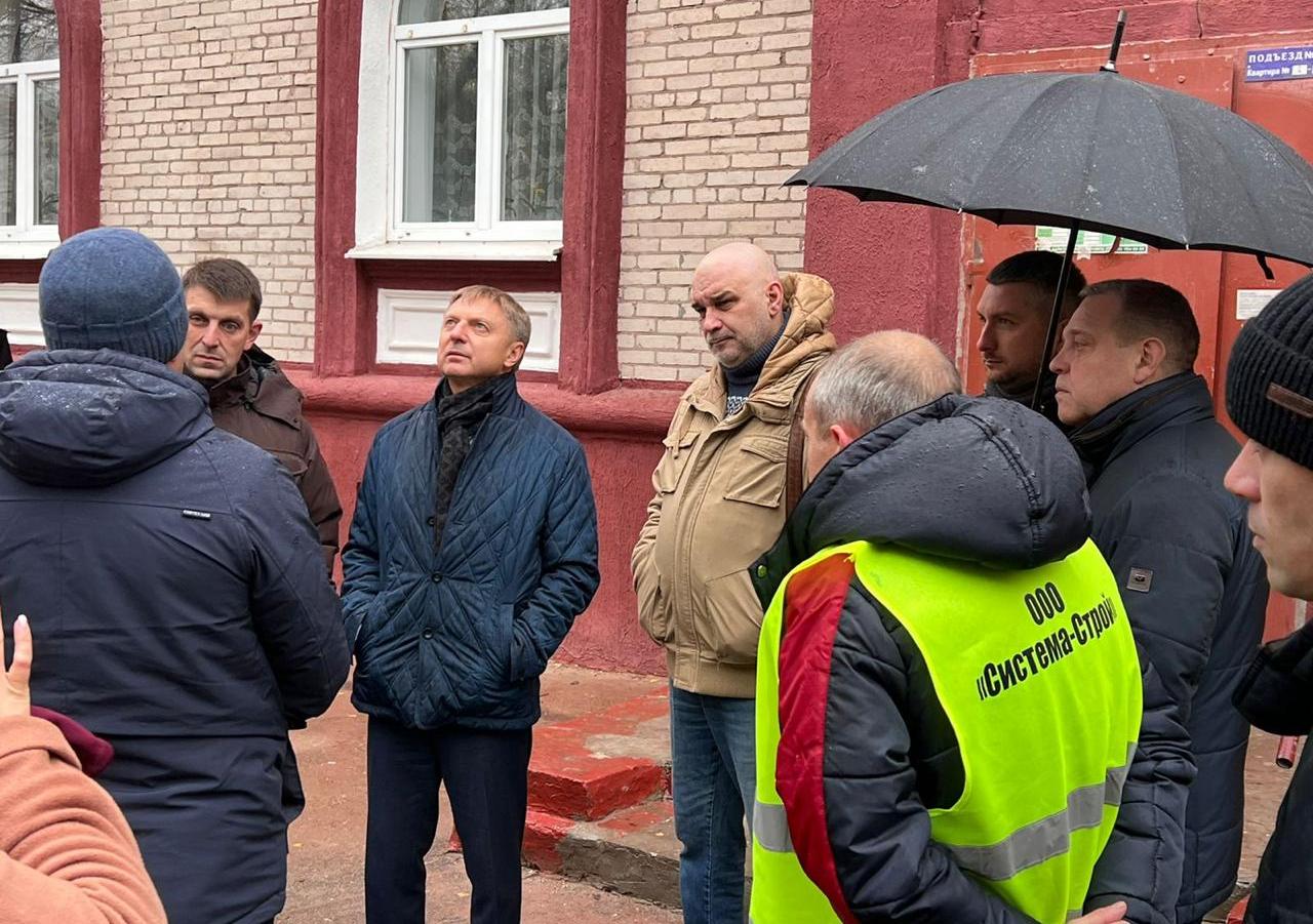 Депутат Мособлдумы Владимир Жук проверил реализацию программы по капремонту домов в Ленинском городском округе