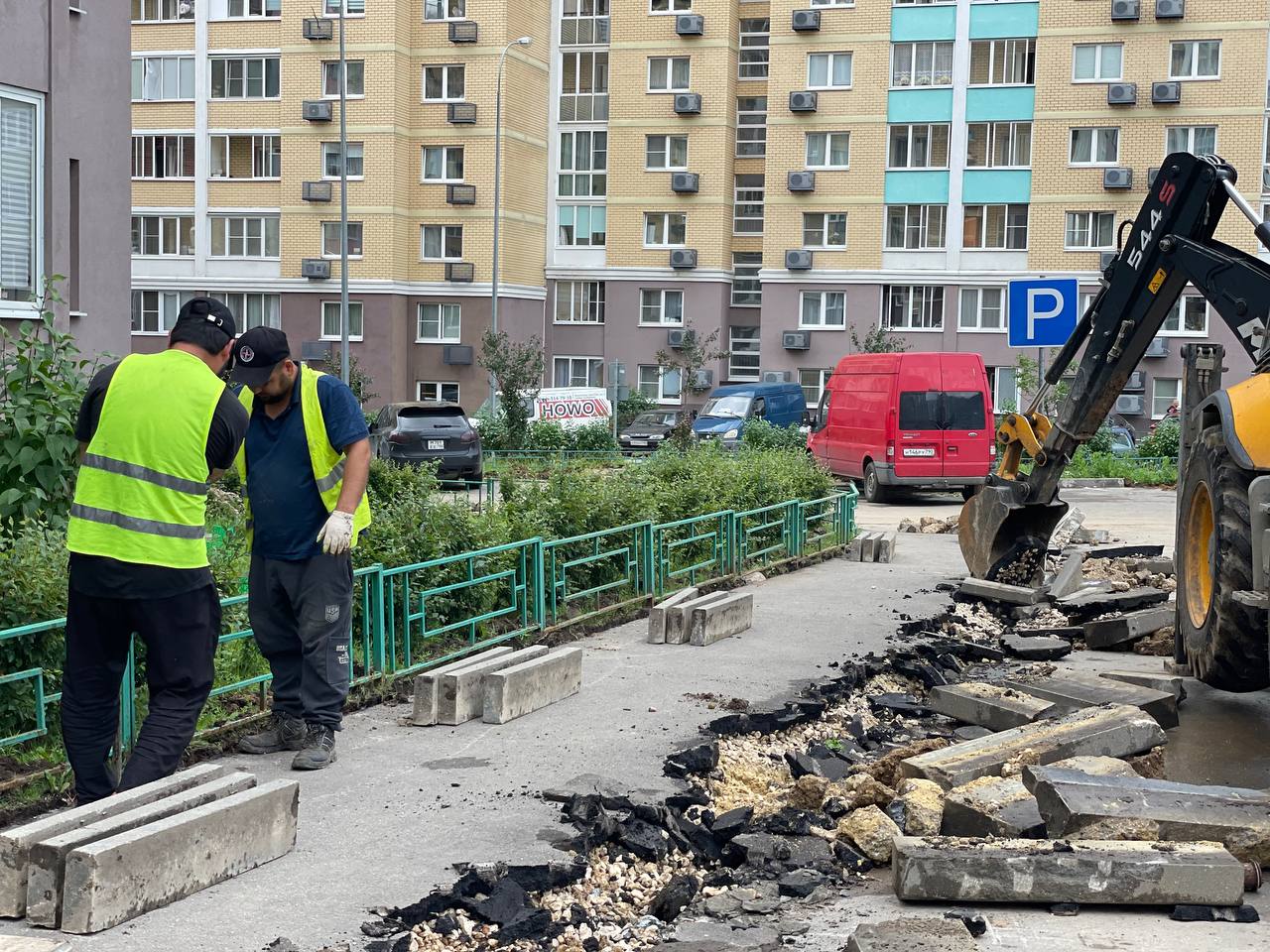 Ремонт асфальта начался во дворах микрорайона Купелинка в Ленинском округе  | 20.06.2024 | Видное - БезФормата