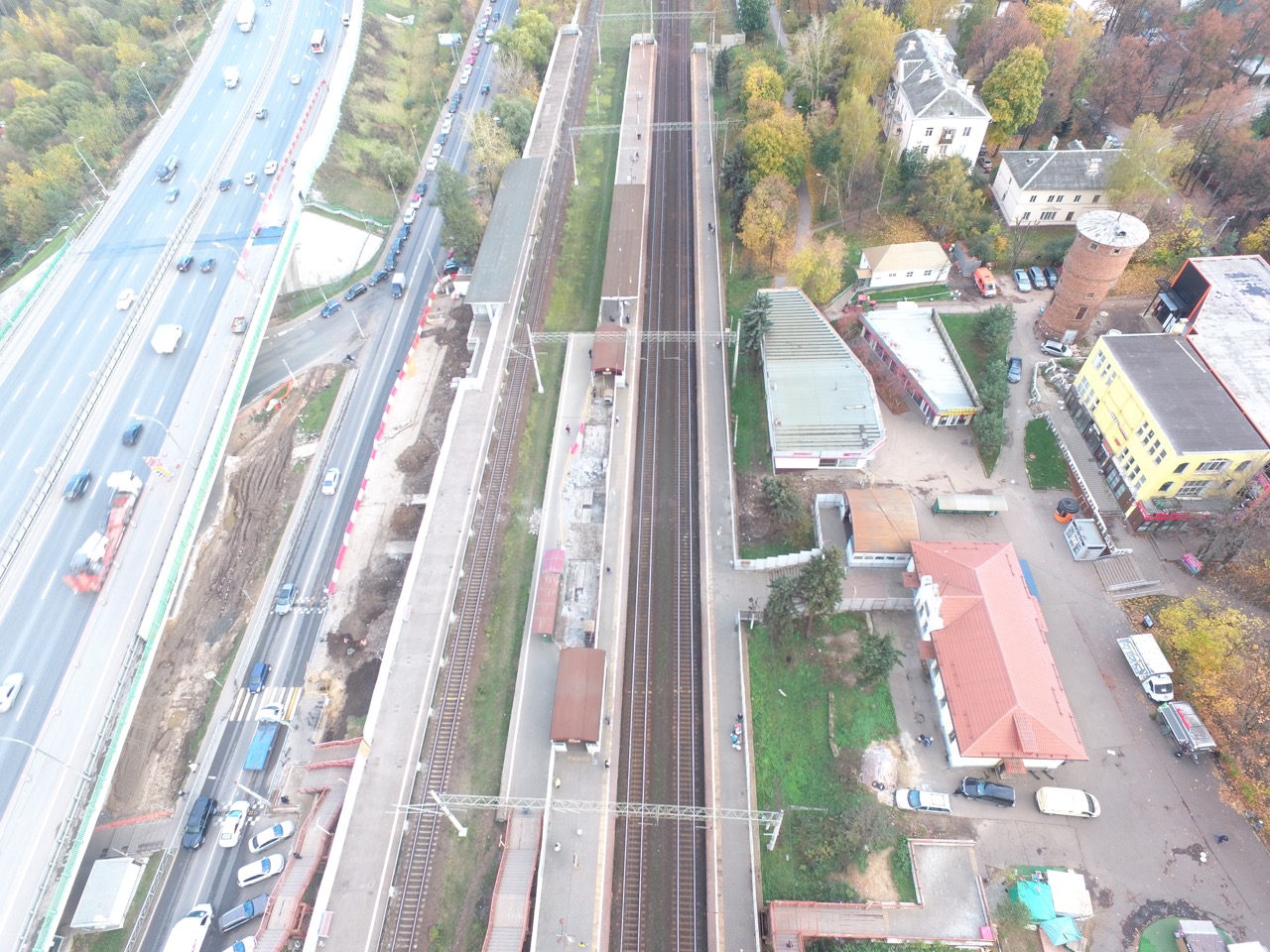 Завершен снос старого и определен облик нового пешеходного моста на ж/д станции Расторгуево