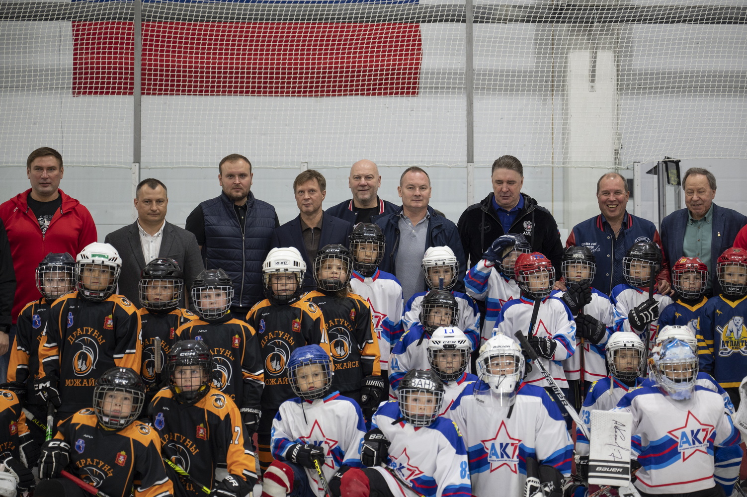 Алексей Спасский принял участие в открытии Академии хоккея имени Касатонова, где будут заниматься свыше 100 детей из Ленинского округа