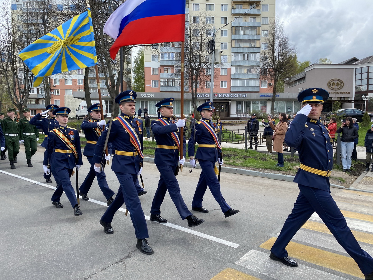 Торжественные мероприятия в честь 77-й годовщины Победы проходят в Ленинском округе