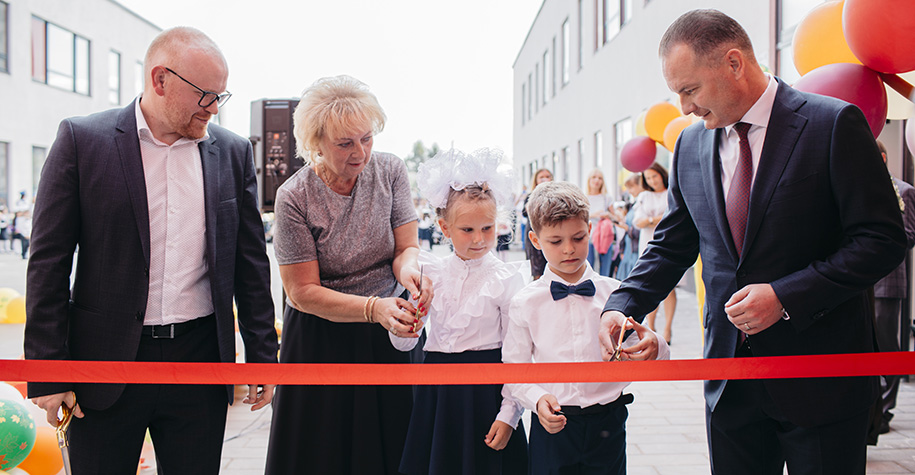 В Ленинском округе в День знаний открыли новую школу