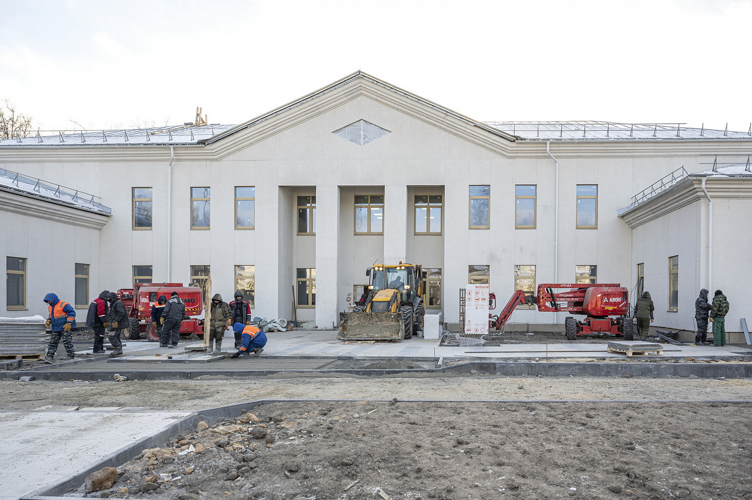 В Видном завершается строительство Центра диспансеризации и станции скорой помощи