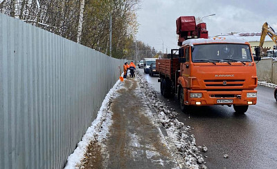 Свыше 300 км муниципальных дорог обработали от снега и льда в Ленинском округе