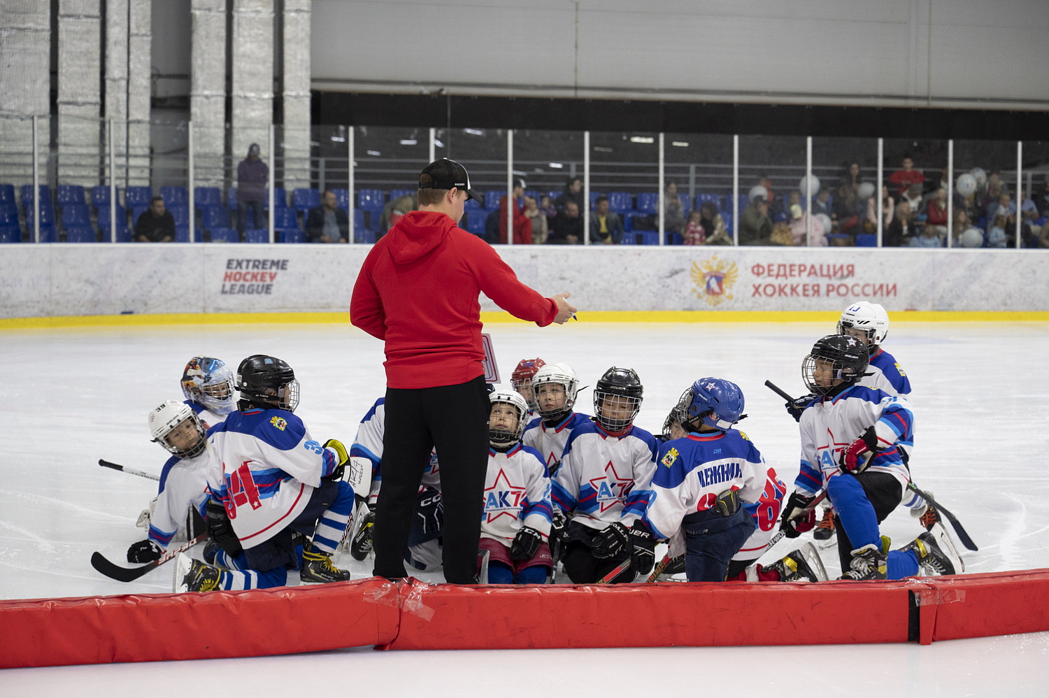 Алексей Спасский принял участие в открытии Академии хоккея имени Касатонова, где будут заниматься свыше 100 детей из Ленинского округа