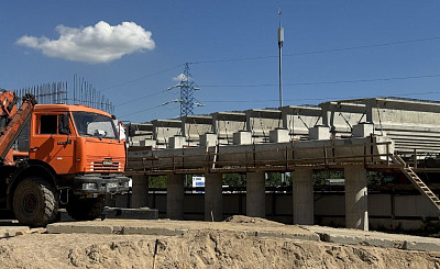 Реконструкция участка Каширского шоссе продолжается в Ленинском округе