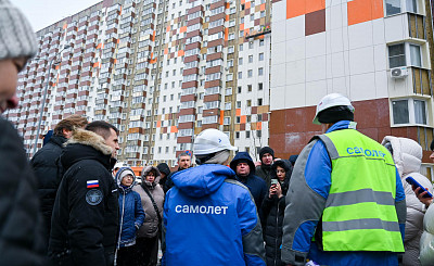 Ремонт фасада дома №17 в ЖК «Зеленые Аллеи» завершат к концу года