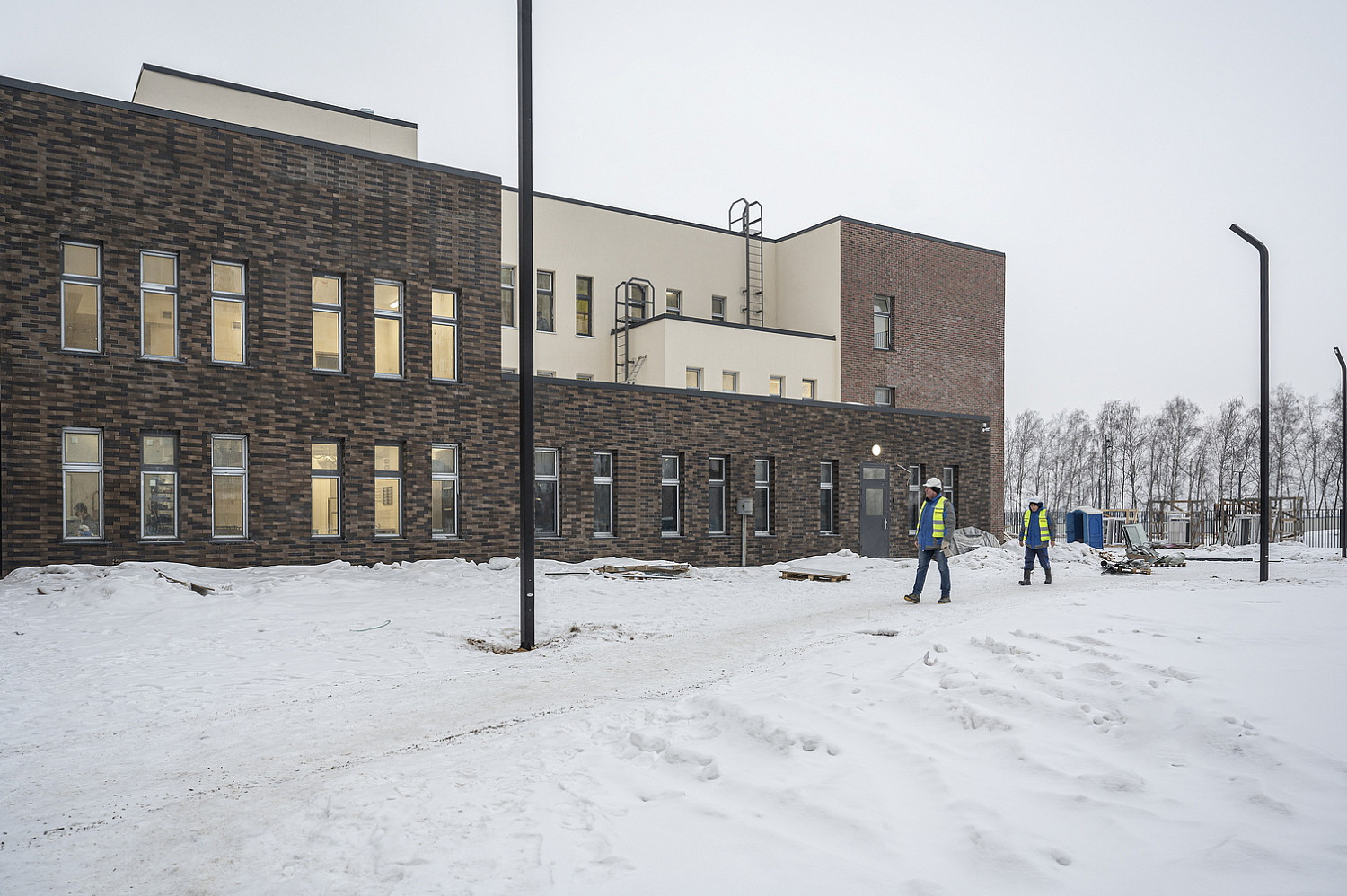 Алексей Спасский проверил ход строительства школы и детского сада в ЖК «Пригород Лесное»